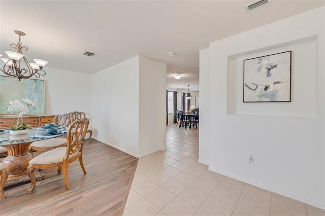 Foto del edificio - 13119 Cleburne Dr