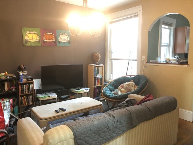 Building Photo - 126 Glenville Ave