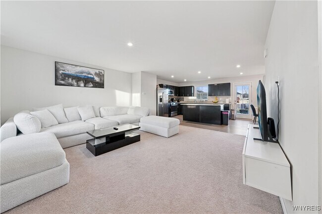 Foto del edificio - 32 Florence Ln