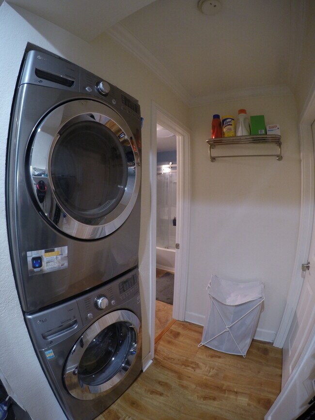 Stacked Full Size Washer/Dryer - 3520 Lebon Dr