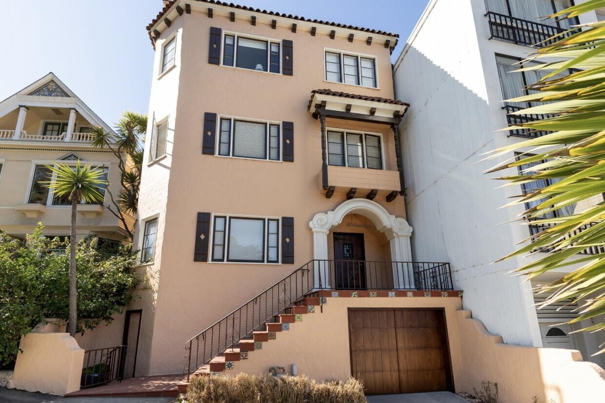 Primary Photo - 789 Buena Vista Ave W