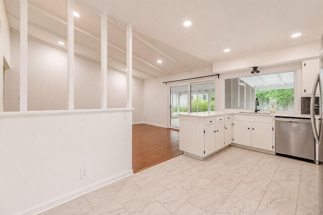 Foto del edificio - 5202 Greenheart Dr