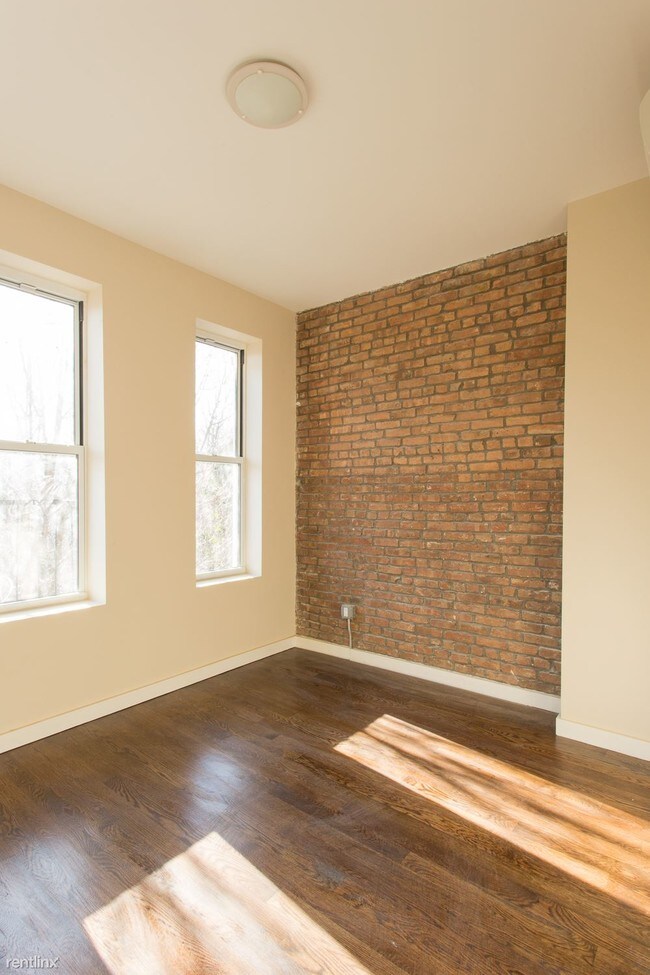 Foto del edificio - 894 Jefferson Ave