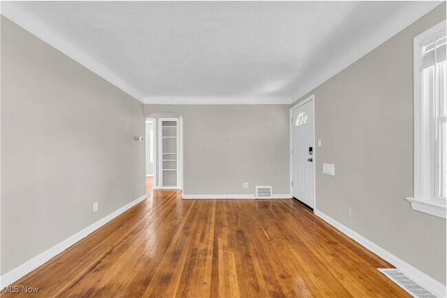 Foto del edificio - 11901 Kensington Ave