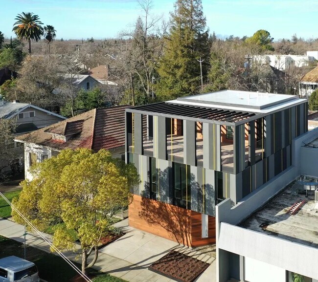 Building Photo - 1808 27th St