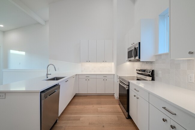 Photo - Newer 2 Bed Townhome Walkable to Lakewood and Lower Greenville!  Available August 1st!