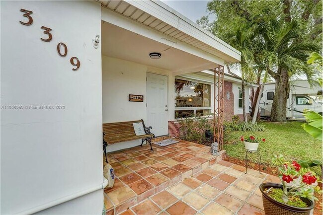 Foto del edificio - 3309 SW 17th St
