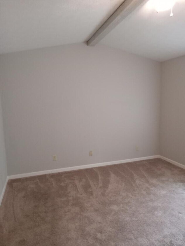 Foto del edificio - 5300 Whisperwood Ct