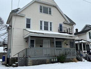 Building Photo - 365 Troup St