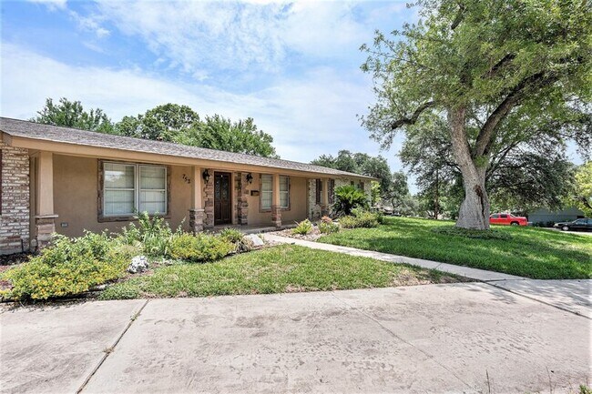 Photo - 7527 Quail Run Dr Townhome