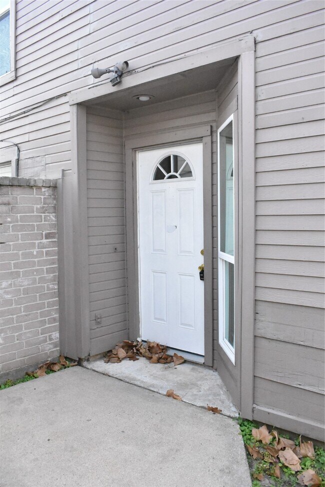 Foto del edificio - 8903 Kalewood Dr