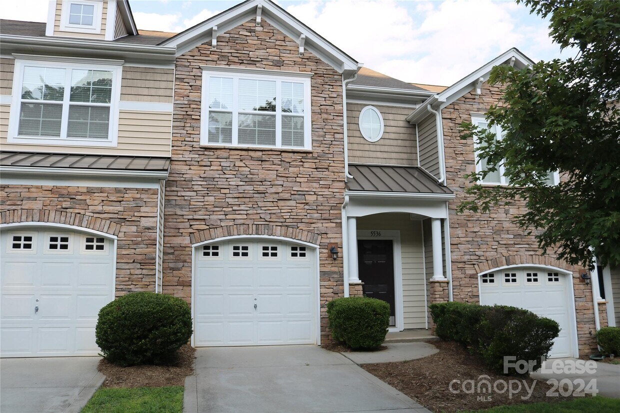 5536 Tipperlinn Way, Charlotte, NC 28278 Townhome Rentals in