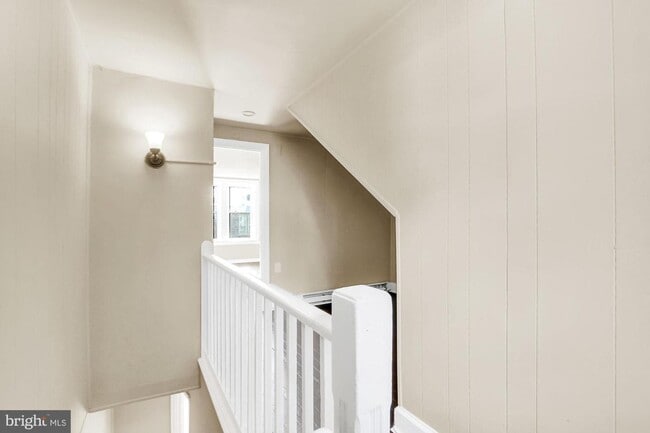 Building Photo - Spacious 3 Bedroom, 1 Bath Home in Harrisburg, Pa!