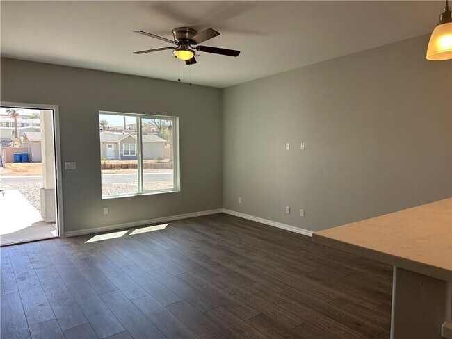 Foto del edificio - 1705 Talc Rd