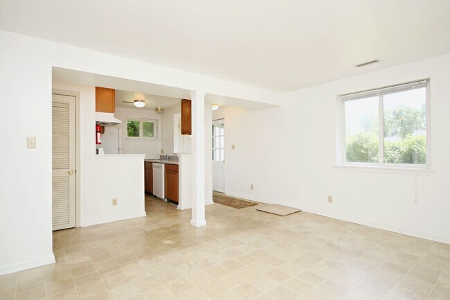 Foto del edificio - Basement Apartment Near UVA & Downtown