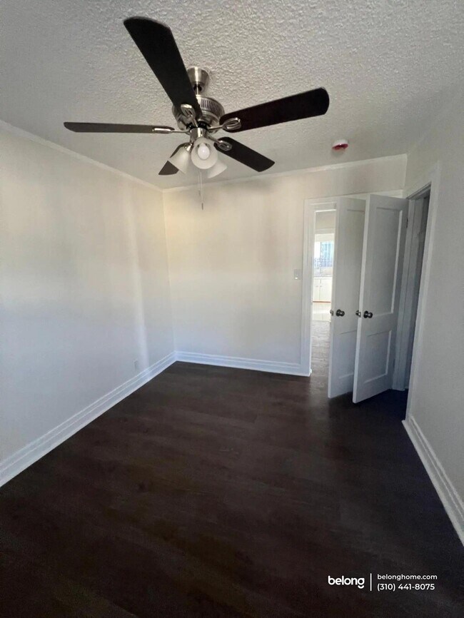 Foto del edificio - 1110 W 92nd St