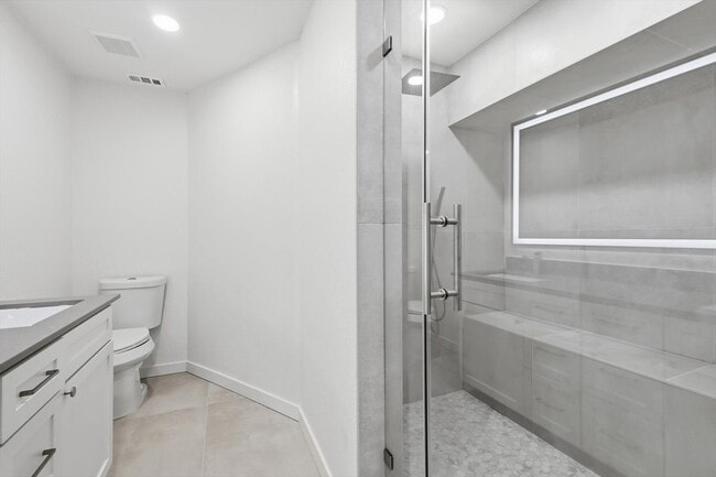 Foto del edificio - 4816 Amesbury Dr