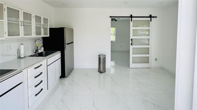 Foto del edificio - 1315 NE 181st St