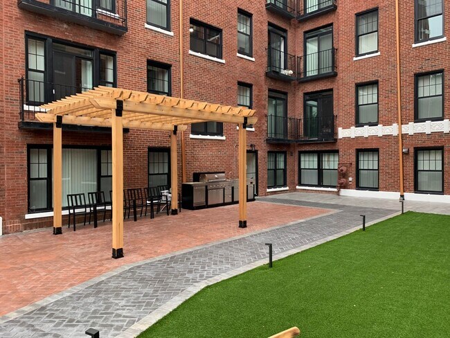 Foto del edificio - 7645 N Sheridan Rd