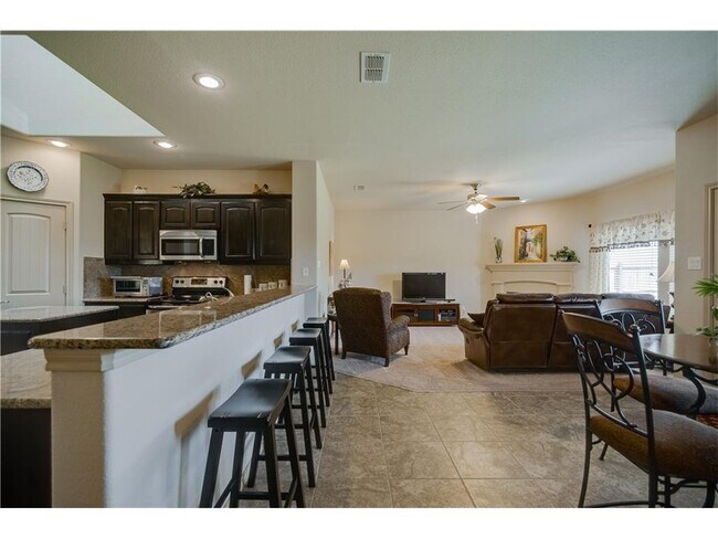 Building Photo - 3329 Tamarack Ln