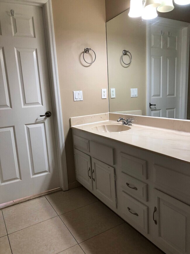 Main Bathroom - 7054 SW 114th Pl
