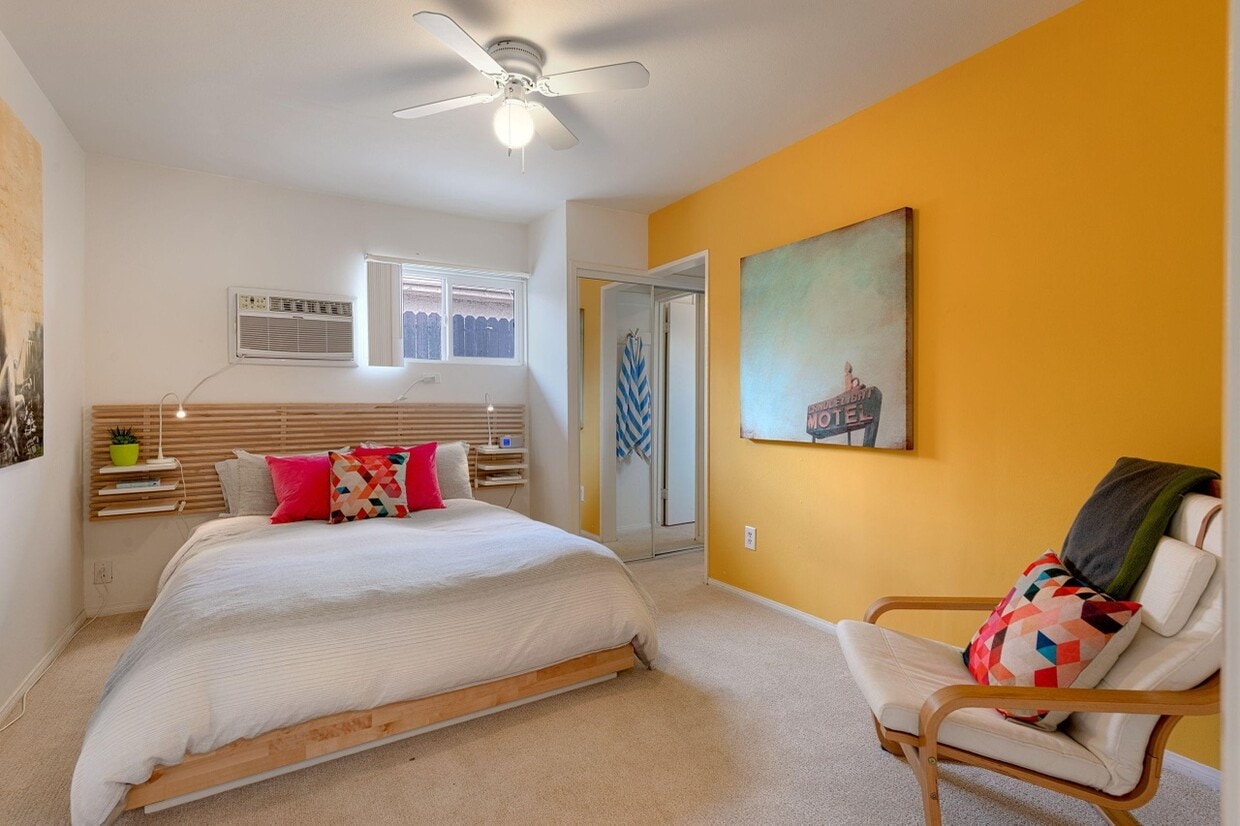 Queen Size Bed - 525 E Cottonwood Rd