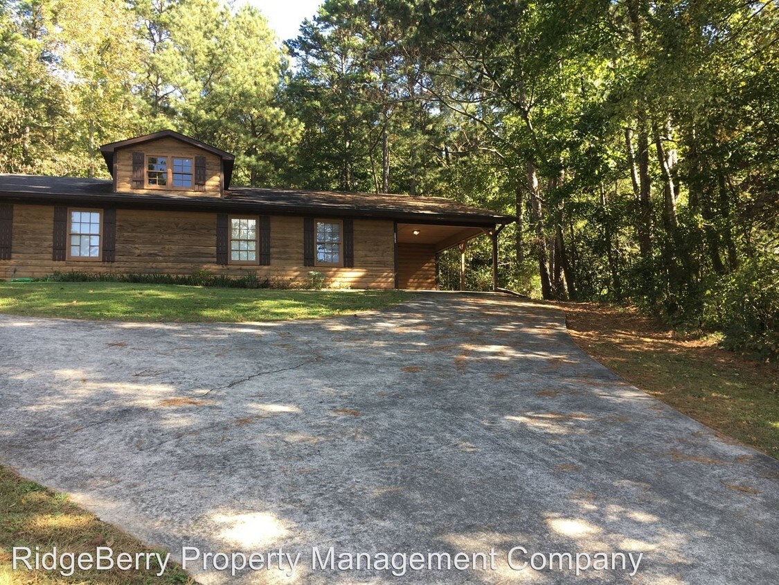 Primary Photo - 511-5Z2 Chateau Dr SE