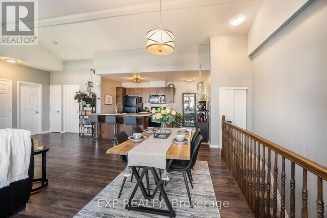 Building Photo - 105 Artesa Private