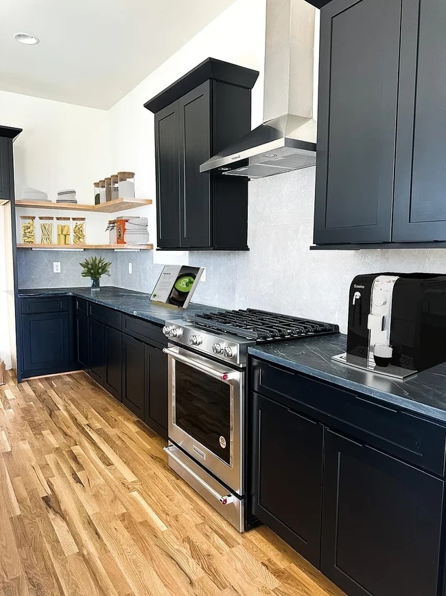 Building Photo - 1607 Martin St