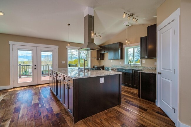 Foto del edificio - 7140 Buckhorn Ln