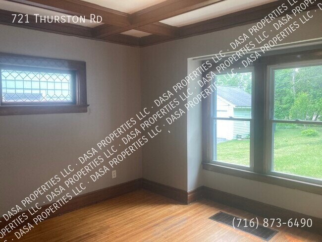 Foto del edificio - 721 Thurston - 3 Bed / 1 Bath