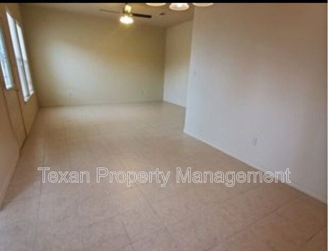 Building Photo - 3713 Mandy Dr
