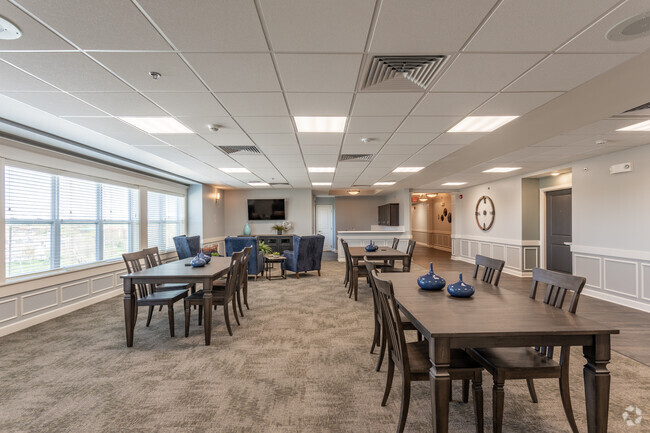 Resident Lounge - Evergreen Terrace Senior Housing