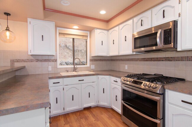 Foto del edificio - 4 Bed 3 Bath North Side Home nearly 2400 s...