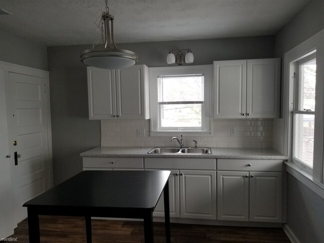 Foto del edificio - 903 Leonard St NW