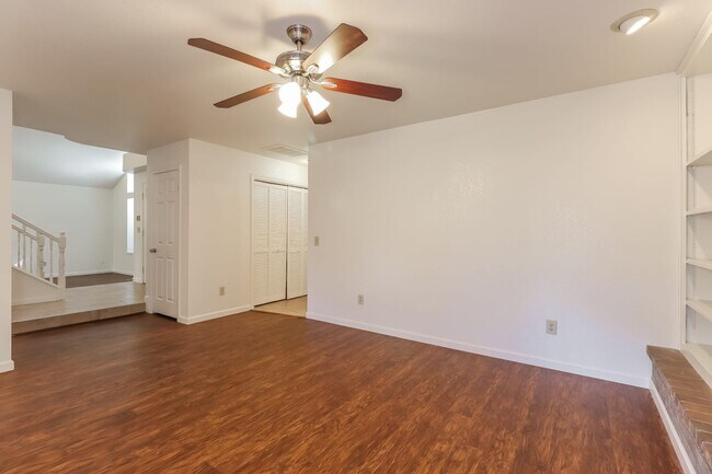 Building Photo - 8186 Devon Park Ct