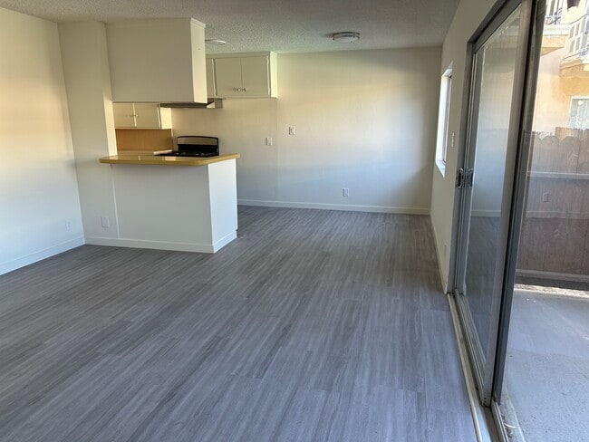 Building Photo - 4785 Don Miguel Dr