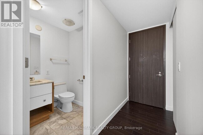 Photo du bâtiment - 201 Parkdale Ave