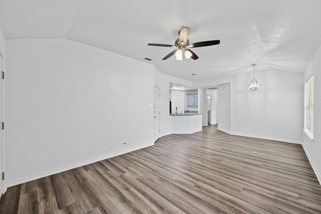 Building Photo - 502 Rockmoor Dr