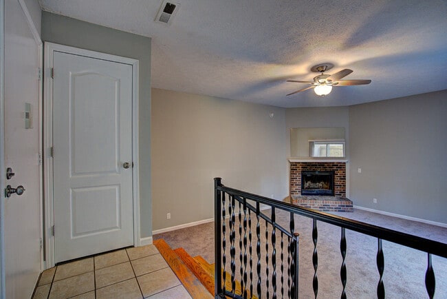 Building Photo - 180 Country Haven Dr