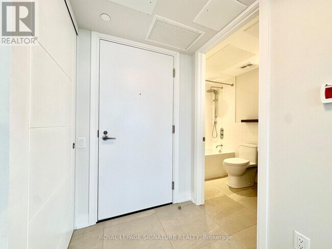 Photo du bâtiment - 664 Spadina Ave.