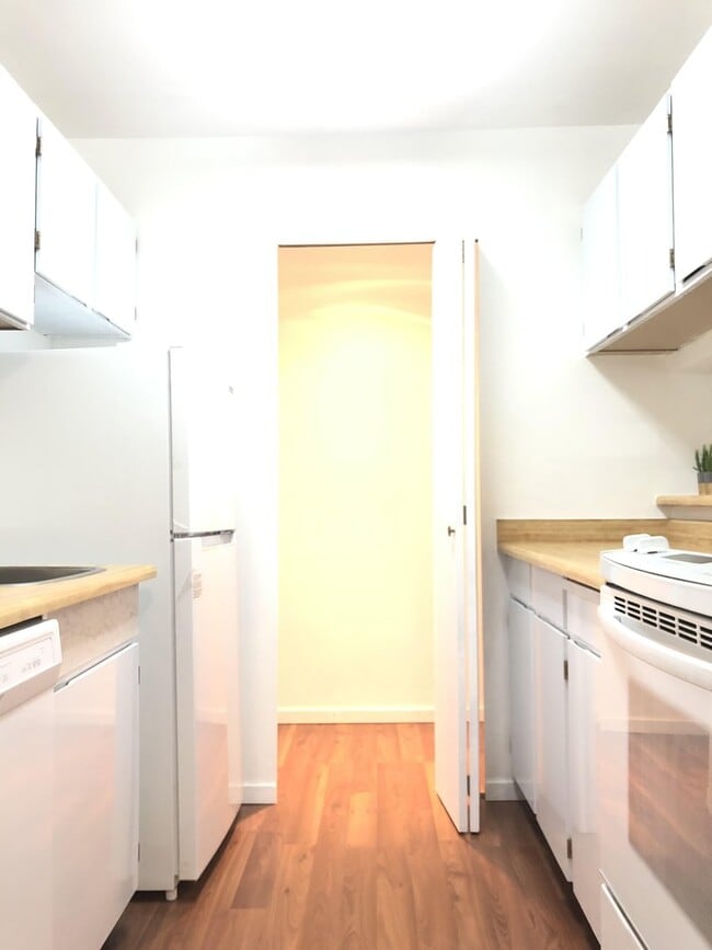 Building Photo - 8640 Citation Dr