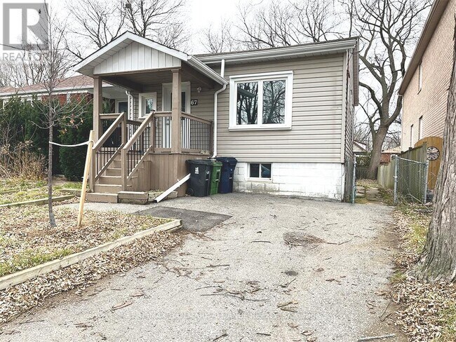 Photo du bâtiment - 67 Claremore Ave