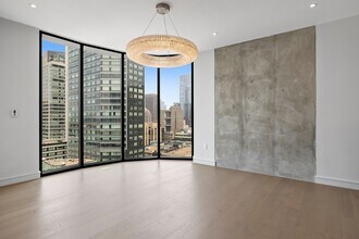 Building Photo - 55 Lagrange St