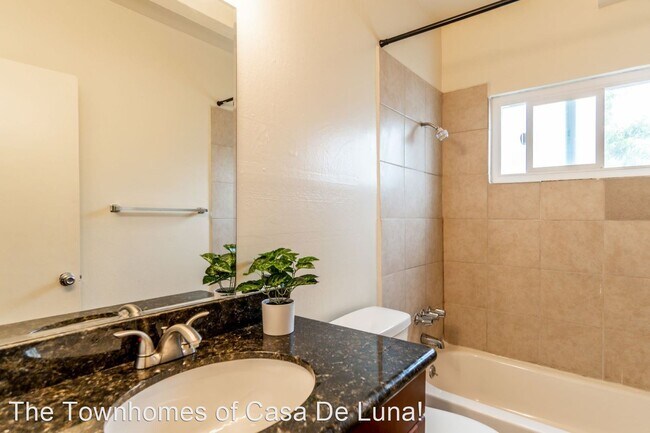 Foto del edificio - 22189-22211 S Garden Ave