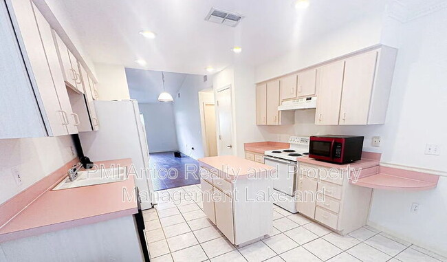 Building Photo - 5721 Manchester Dr W