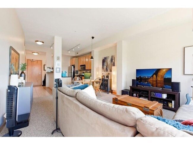 Building Photo - 3709 Grand Way