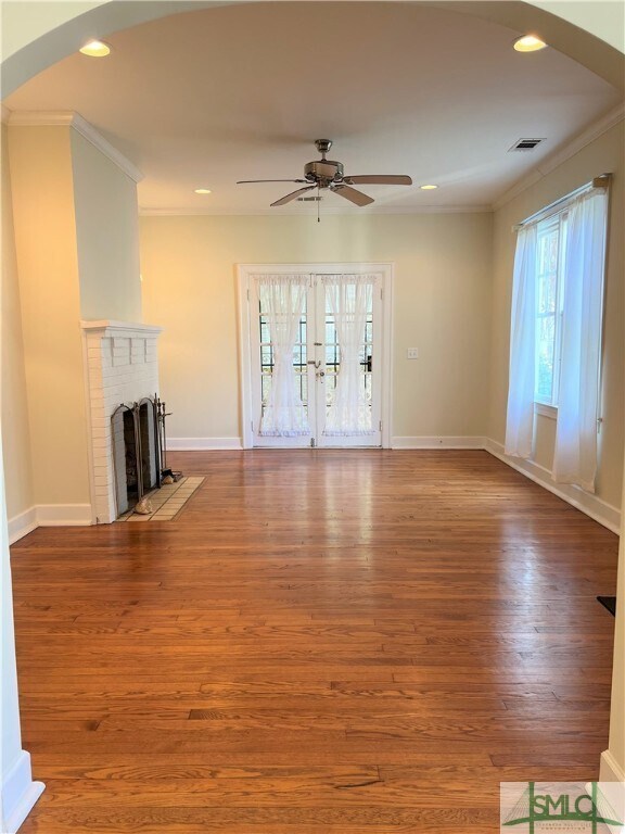 Building Photo - 308 E 40th St