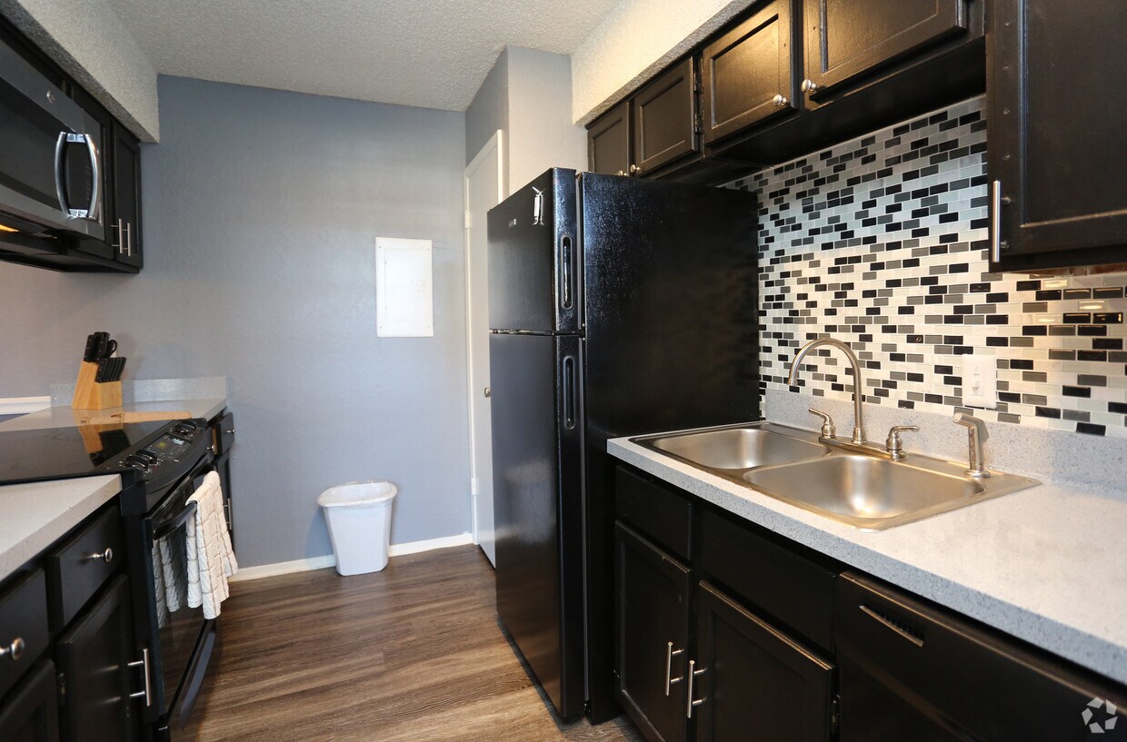 Oakwood Apartments Apartments Arlington, TX