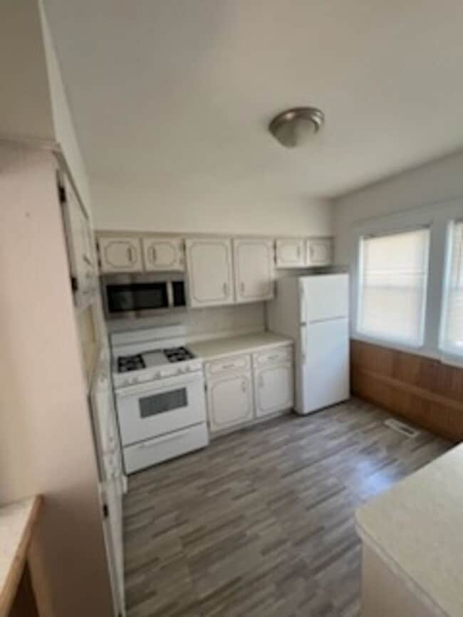 Building Photo - 4385 W 50th St